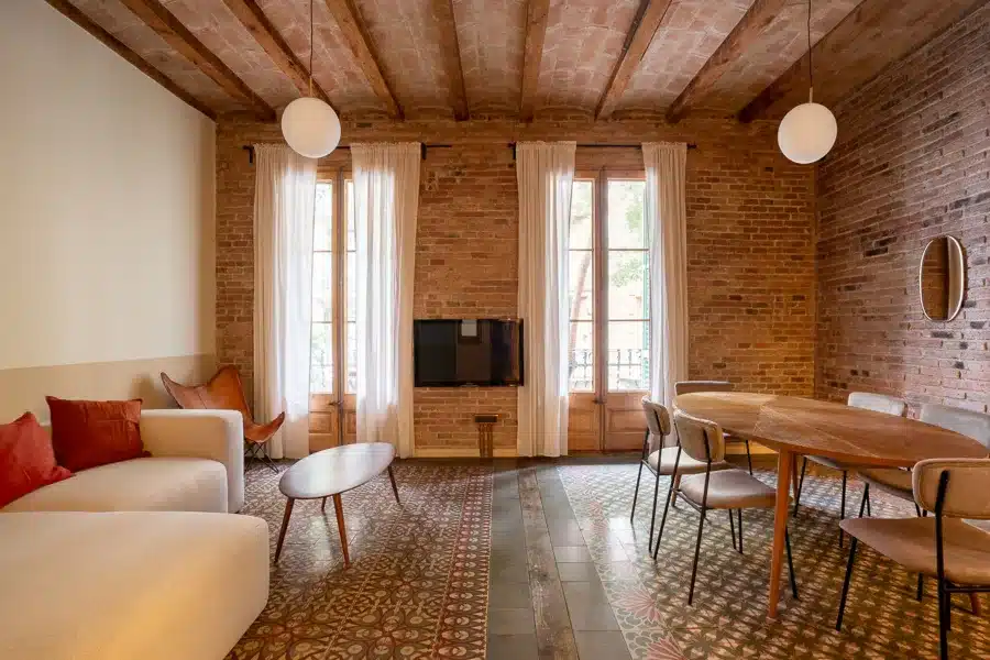 3-Bedroom 2-Bathroom Apartment - PRAL11
