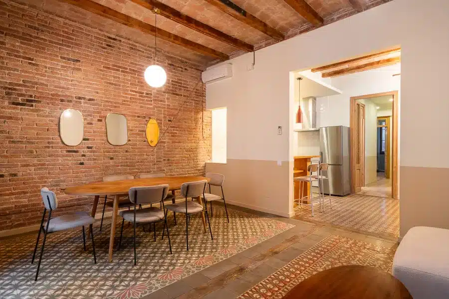 3-Bedroom 2-Bathroom Apartment - PRAL11