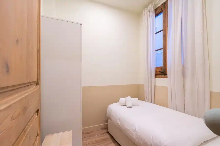 3-Bedroom 2-Bathroom Apartment - PRAL11