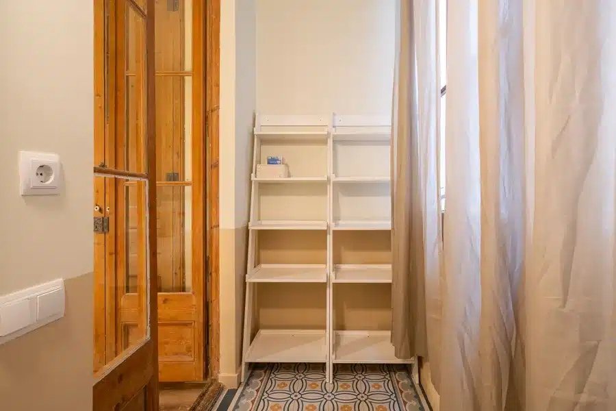 3-Bedroom 2-Bathroom Apartment - PRAL11